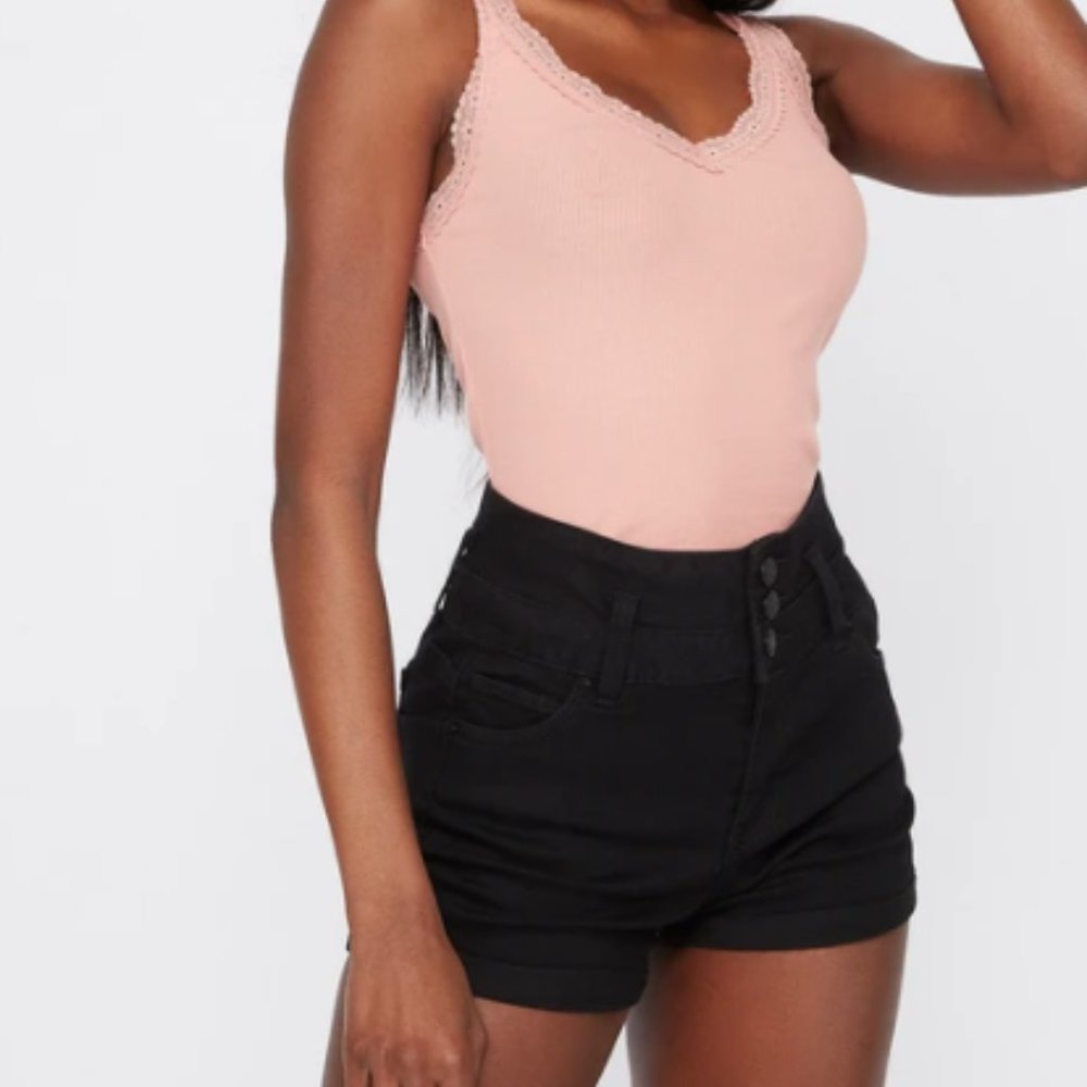 Short shorts / High waisted / 29